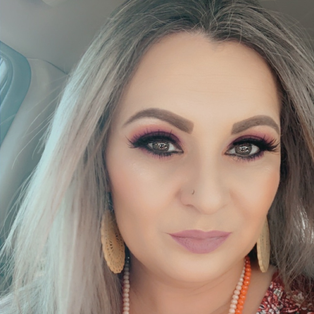 Meet your Posher, April